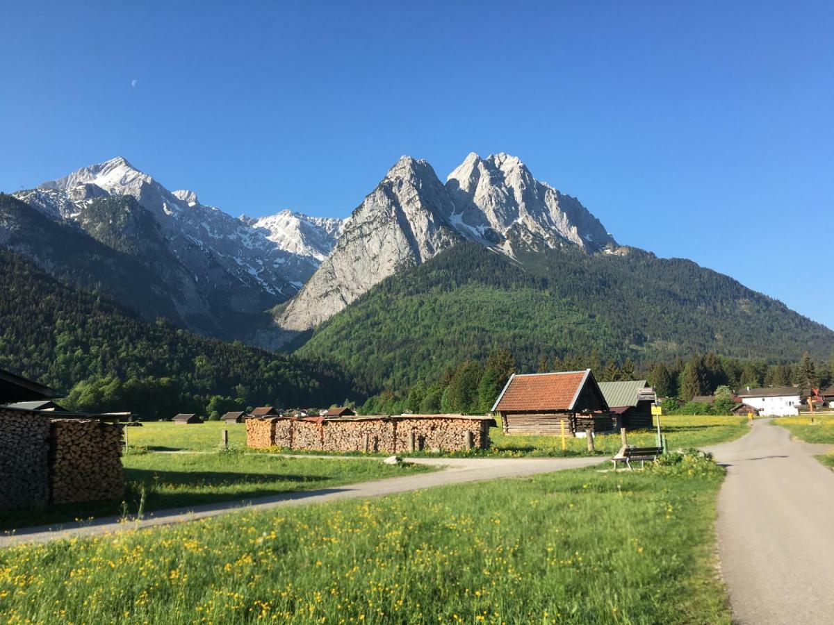 グライナウ Ferienhaus Alpenperleヴィラ エクステリア 写真